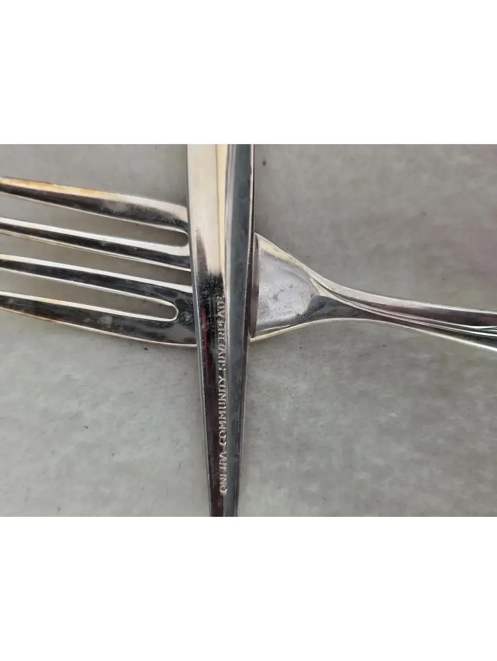 Oneida Gentle Rose Silverplate Salad Forks Set of 4 6 3/8